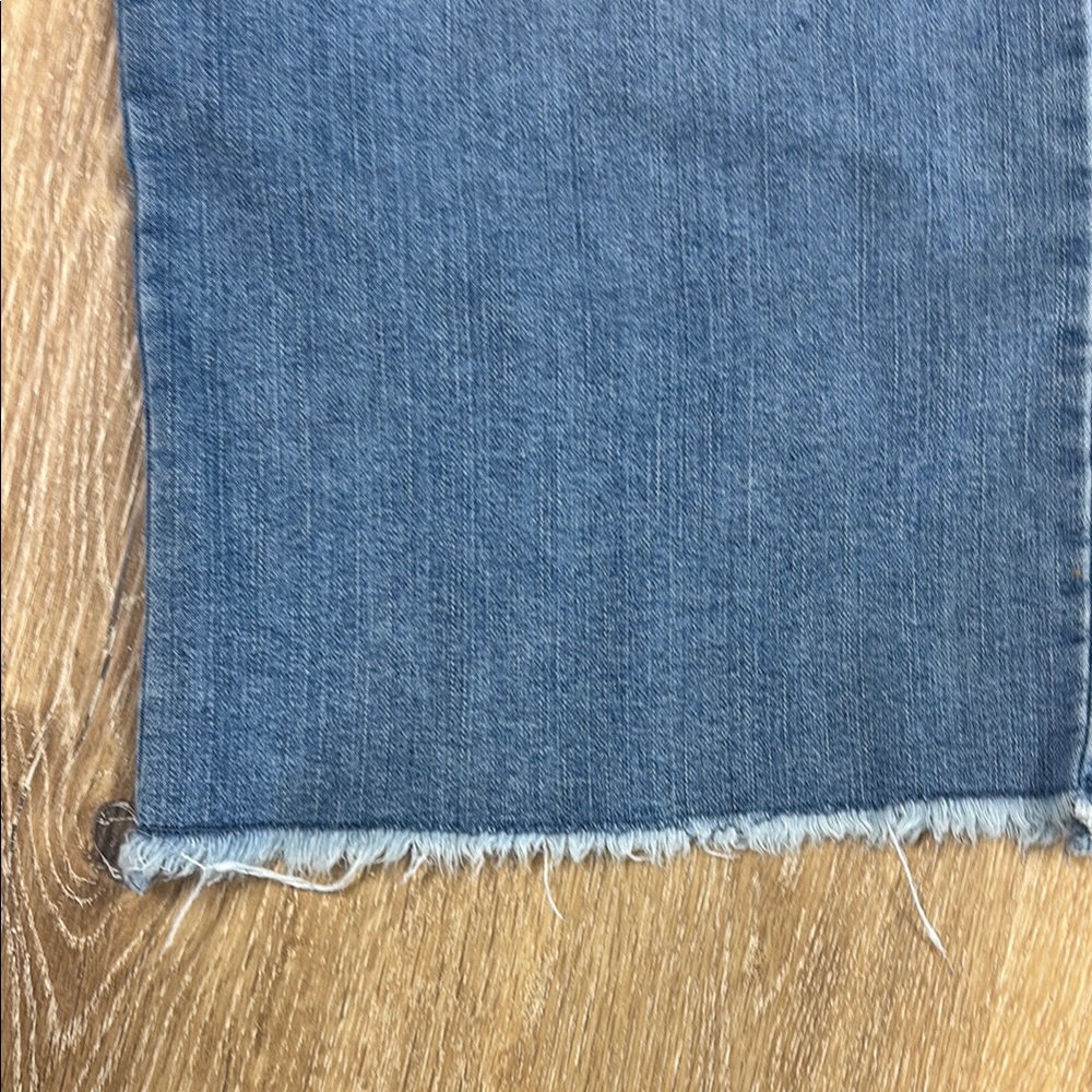 Women's Wide Leg Cropped Blue Jeans - Picture 2 of 6